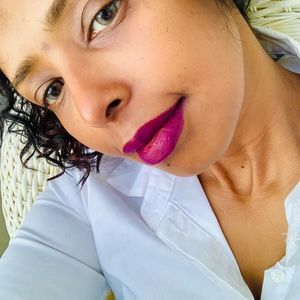 Meet your Posher, Nura